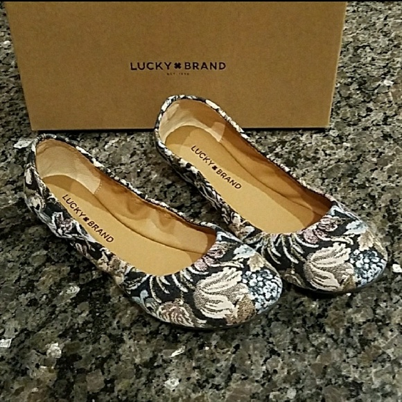 Lucky Brand Emmie Flats in Shady Spruce Scala - Picture 4 of 8